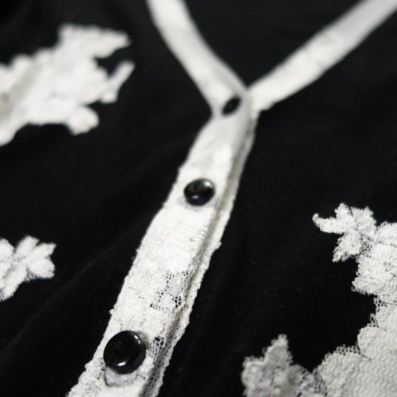 Design History Sweater - Picture 4 of 10